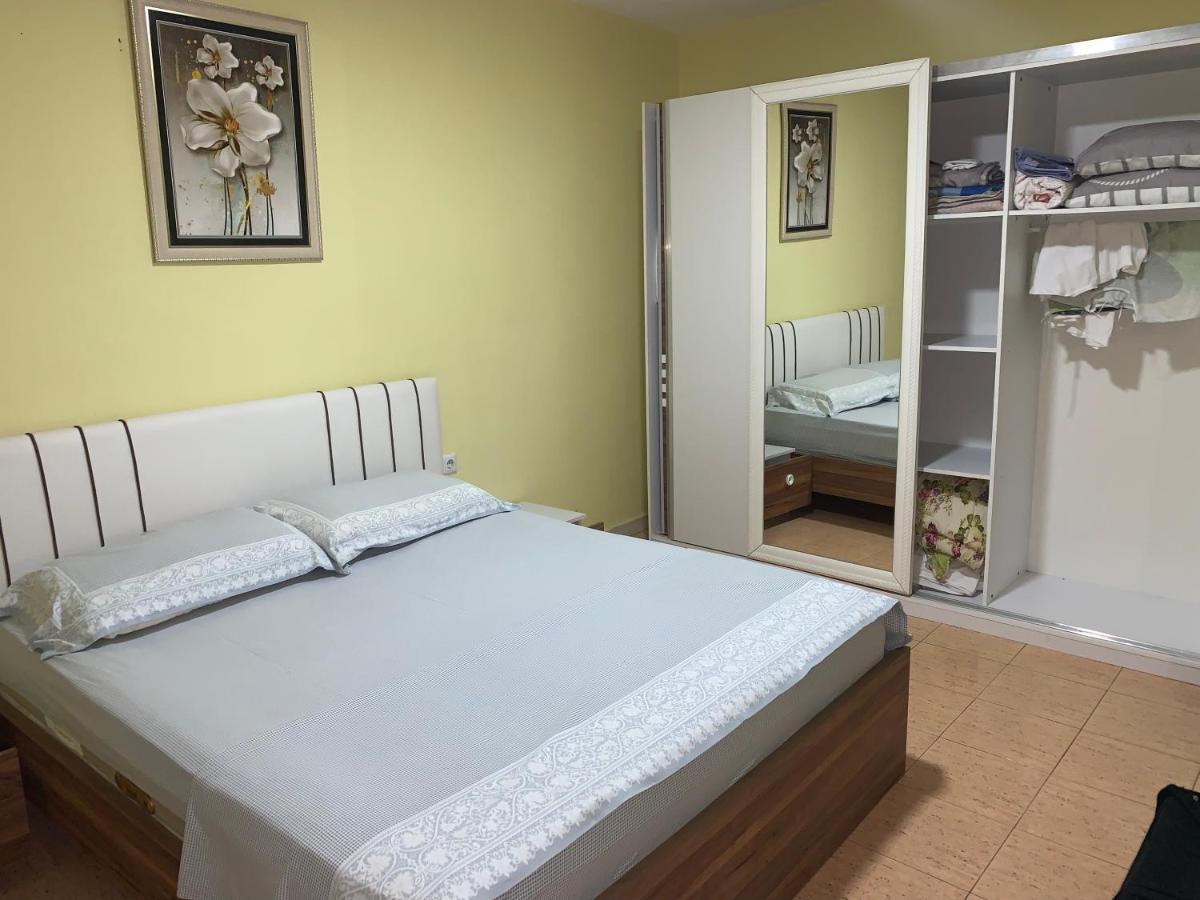 Apartment In The Heart Of Tirana Buitenkant foto