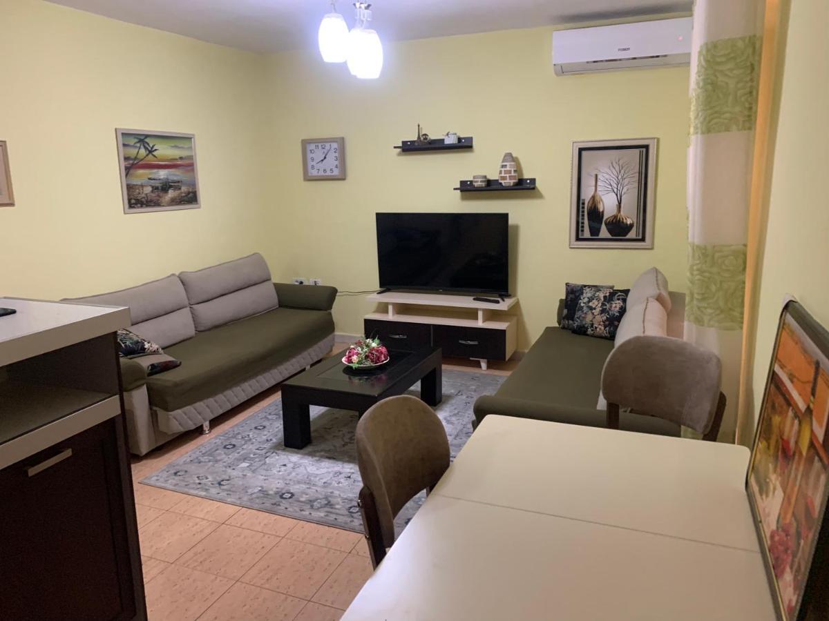 Apartment In The Heart Of Tirana Buitenkant foto